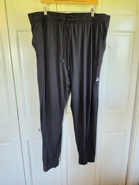 Reebox pants NWT Slim Legacy Jogger Black